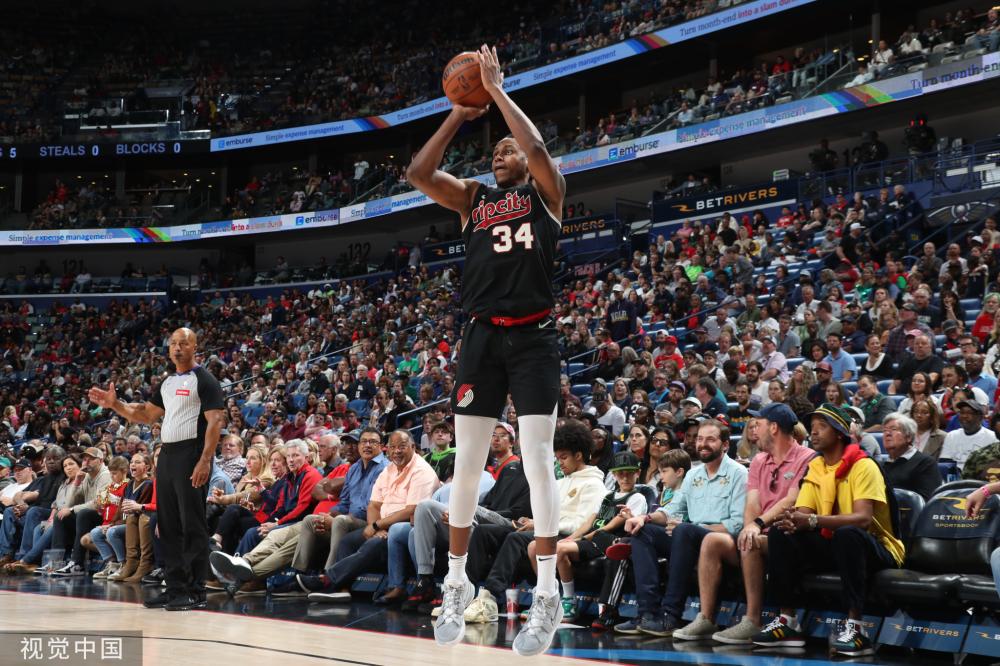 崭露头角 崭露头角